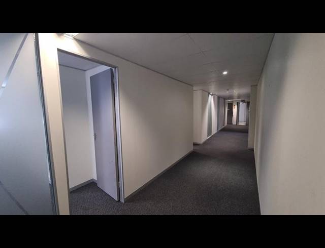 BUSINESS PROPERTY TO RENT IN HALFWAY GARDENS